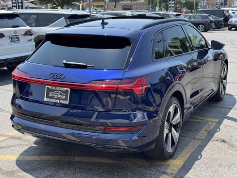 Used 2022 Audi e-tron Premium Plus w/ Premium Plus Package AWD/4WD image 15