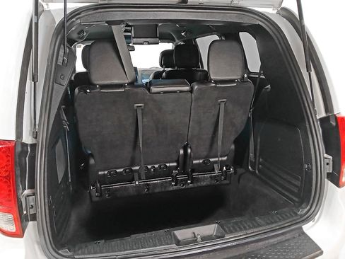 Used 2019 Dodge Grand Caravan GT FWD image 9