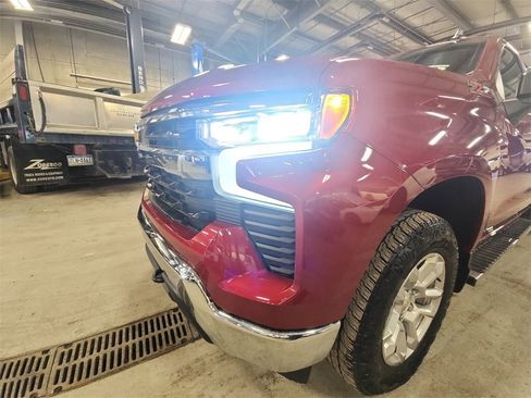 Certified 2023 Chevrolet Silverado 1500 LT w/ Z71 Off-Road Package image 29