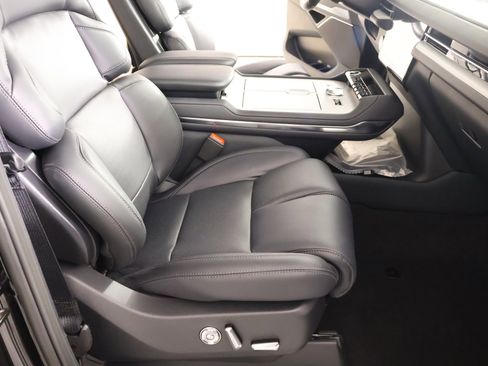 New 2026 Lincoln Navigator Premiere AWD/4WD image 14