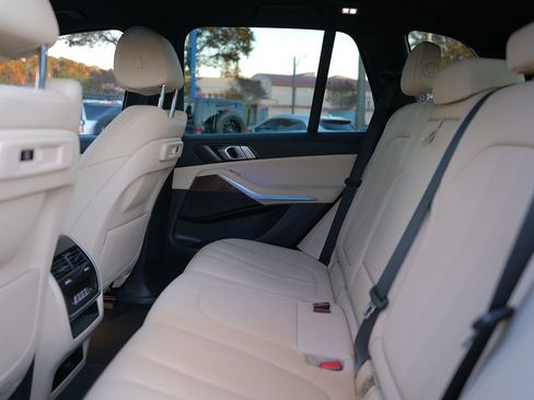 Used 2022 BMW X5 sDrive40i w/ Parking Assistance Package image 36