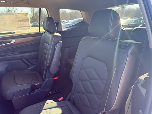 New 2026 Volkswagen Atlas SE FWD image 9