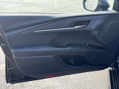 Used 2025 Toyota Camry SE FWD image 14