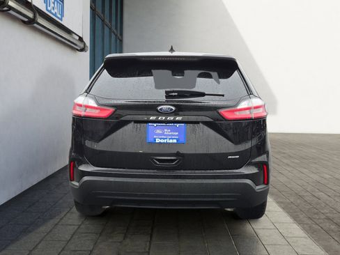Certified 2022 Ford Edge SE image 4