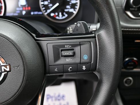 Used 2022 Nissan Rogue SV image 19