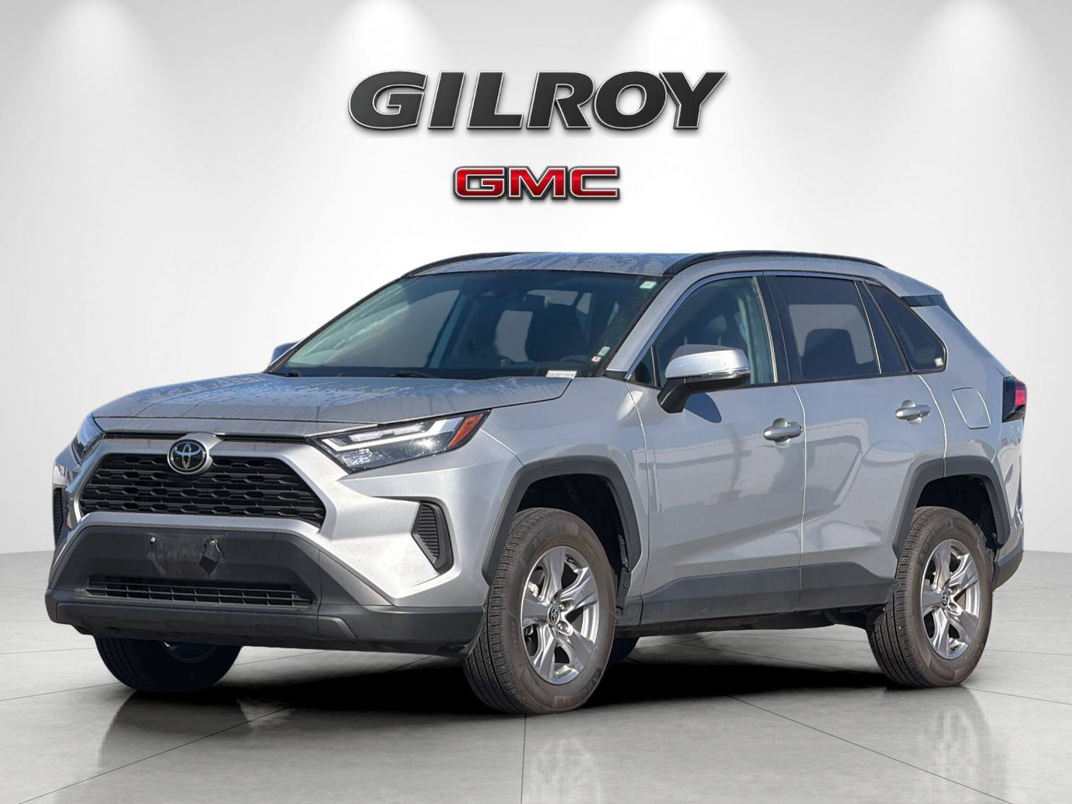Used 2025 Toyota RAV4 XLE FWD image 7