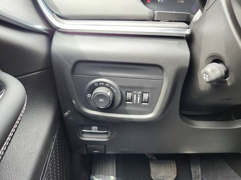 New 2025 Jeep Grand Cherokee Overland w/ Adv Protech Group III image 31