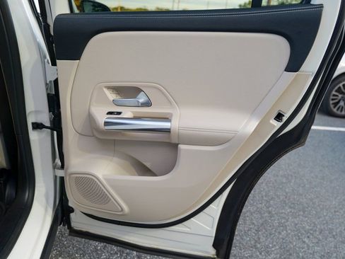 Used 2022 Mercedes-Benz GLA 250 4MATIC image 27