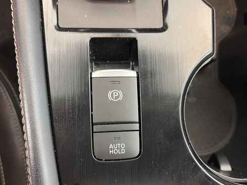 Certified 2023 Nissan Rogue Platinum w/ Platinum Premium Package AWD/4WD image 30
