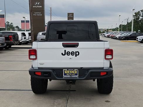 Used 2023 Jeep Gladiator Sport AWD/4WD image 6