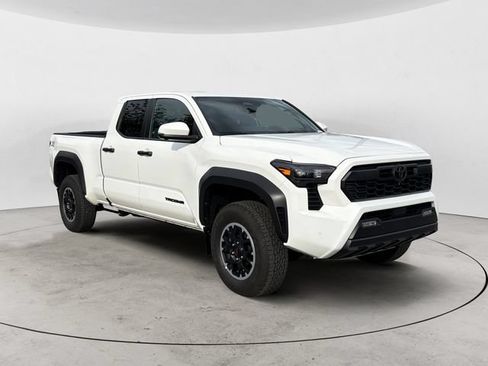Used 2024 Toyota Tacoma TRD Off-Road w/ TRD Off Road Premium Package AWD/4WD image 3