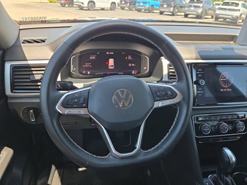 Certified 2023 Volkswagen Atlas SE w/ Black Wheel Package FWD image 24