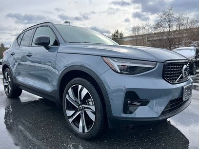 Certified 2023 Volvo XC40 B5 Ultimate w/ Climate Package