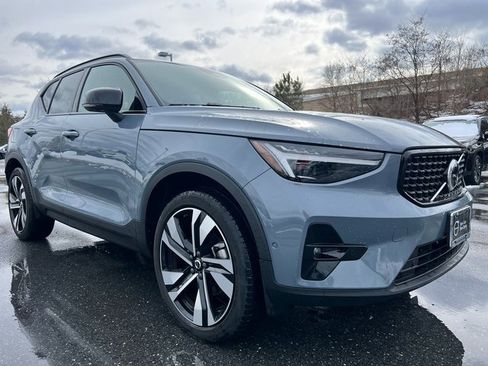 Certified 2023 Volvo XC40 B5 Ultimate w/ Climate Package image 1