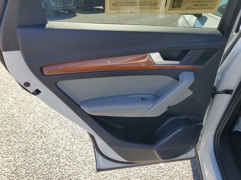 Used 2022 Audi Q5 2.0T Premium Plus image 19