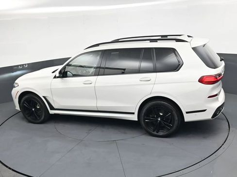 Used 2021 BMW X7 xDrive40i w/ M Sport Package image 31
