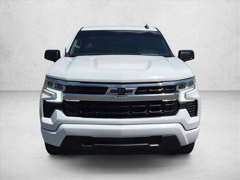 Used 2024 Chevrolet Silverado 1500 LT RWD image 2