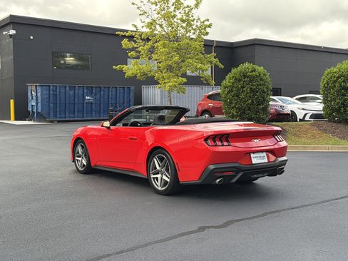 Used 2025 Ford Mustang Convertible RWD image 14