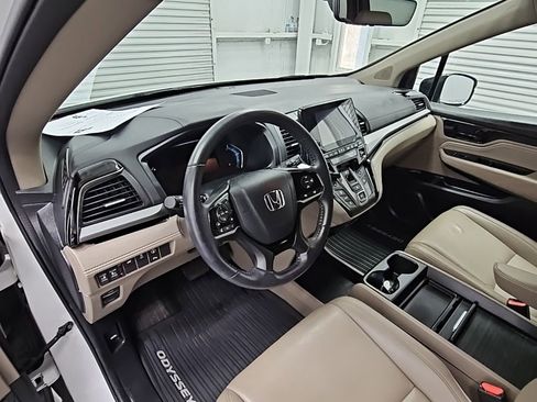 Used 2024 Honda Odyssey Touring image 12
