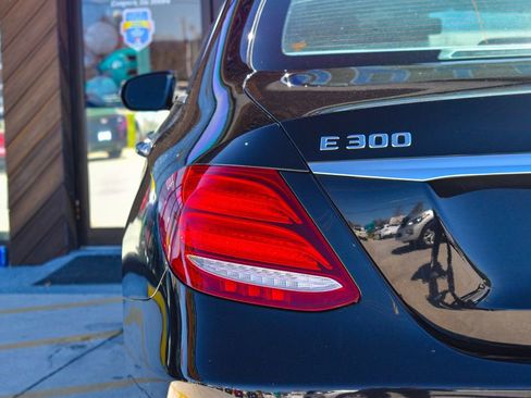 Used 2019 Mercedes-Benz E 300 4MATIC w/ Convenience Package image 14
