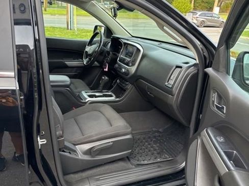 Used 2020 Chevrolet Colorado LT AWD/4WD image 24