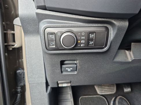 New 2025 Ford Bronco Badlands image 24