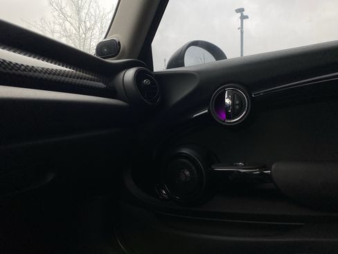 Used 2017 MINI Cooper S image 19