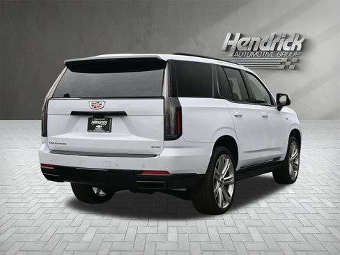 Used 2026 Cadillac Escalade Platinum Sport w/ LPO, Floor Liner Package AWD/4WD image 10