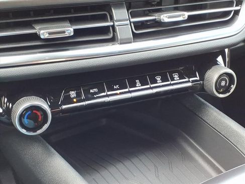 New 2026 Chevrolet Equinox EV LT image 21