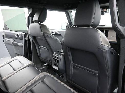 New 2025 Ford Bronco Outer Banks image 12