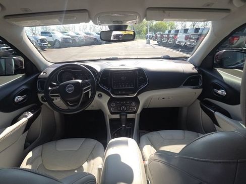 Used 2019 Jeep Cherokee Limited FWD image 21