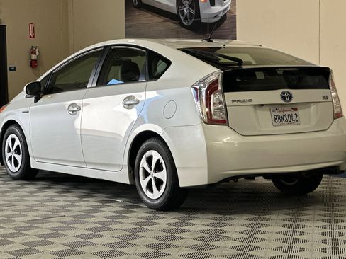Used 2015 Toyota Prius Four FWD image 6