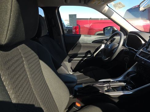 Used 2019 Mitsubishi Eclipse Cross ES image 11