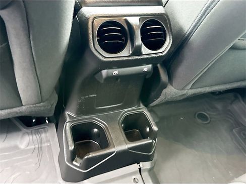 Used 2023 Jeep Gladiator Willys image 27