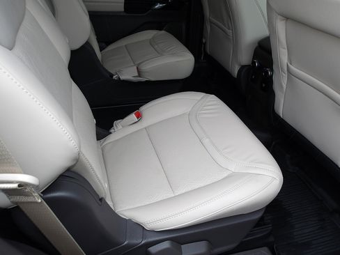 Used 2023 Ford Explorer Platinum w/ Technology Package image 11