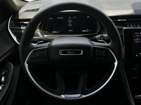 Used 2023 Jeep Grand Cherokee L Laredo RWD image 12