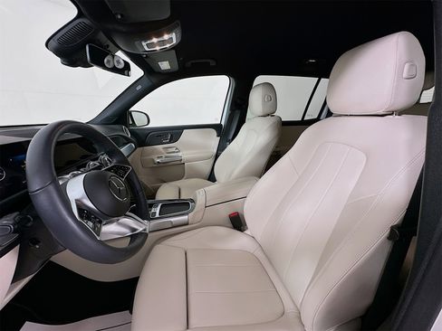 Certified 2025 Mercedes-Benz GLB 250 4MATIC image 23
