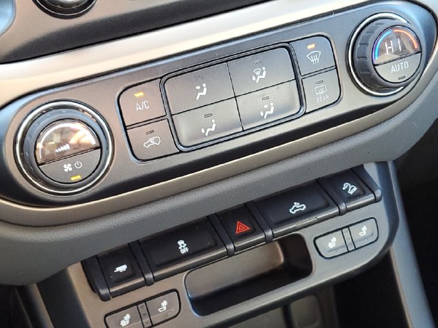 Used 2017 Chevrolet Colorado Z71 AWD/4WD image 15