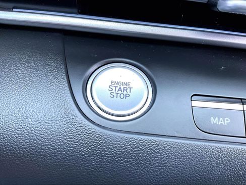 Used 2024 Hyundai Elantra Limited FWD image 31