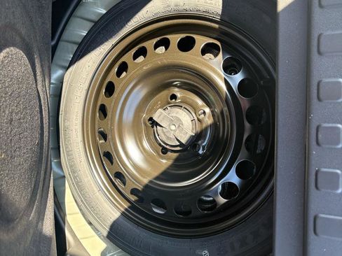 Used 2024 GMC Terrain SLE w/ Driver Convenience Package image 55