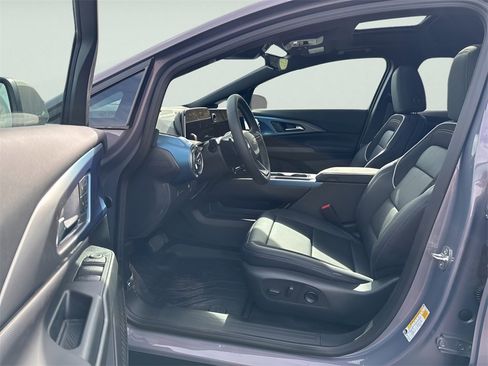 New 2026 Chevrolet Equinox EV LT image 19
