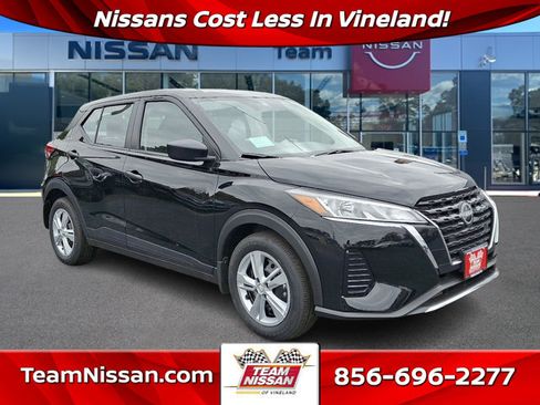 Certified 2025 Nissan Kicks Play S FWD image 1