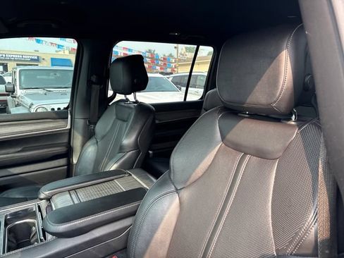 Used 2023 Jeep Wagoneer L Series II AWD/4WD image 9
