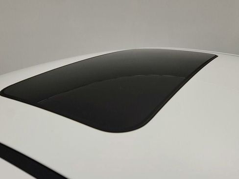 Used 2020 Hyundai Ioniq Limited image 10