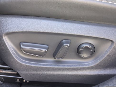 Used 2021 Toyota Prius Prime Limited image 20