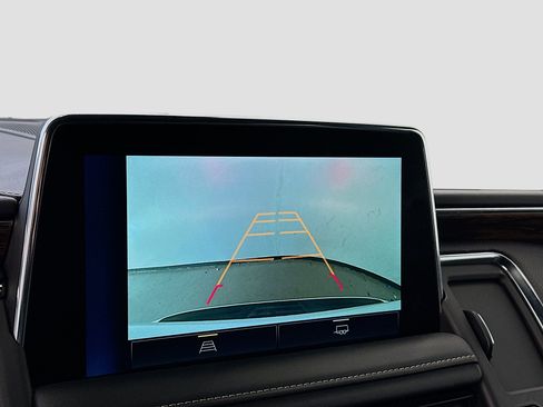 Used 2023 Chevrolet Suburban Premier image 23