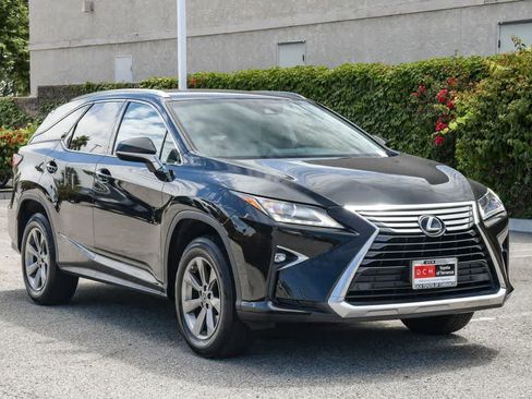 Used 2018 Lexus RX 350L FWD w/ Accessory Package image 3