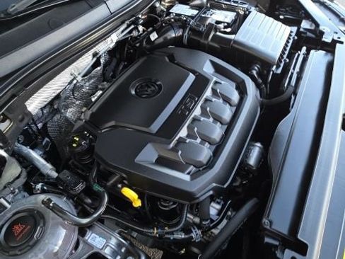 Used 2024 Volkswagen Tiguan SE image 24