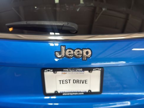 Used 2023 Jeep Compass Latitude w/ Convenience Group AWD/4WD image 31