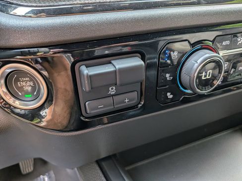 Used 2024 Chevrolet Silverado 1500 ZR2 AWD/4WD image 19